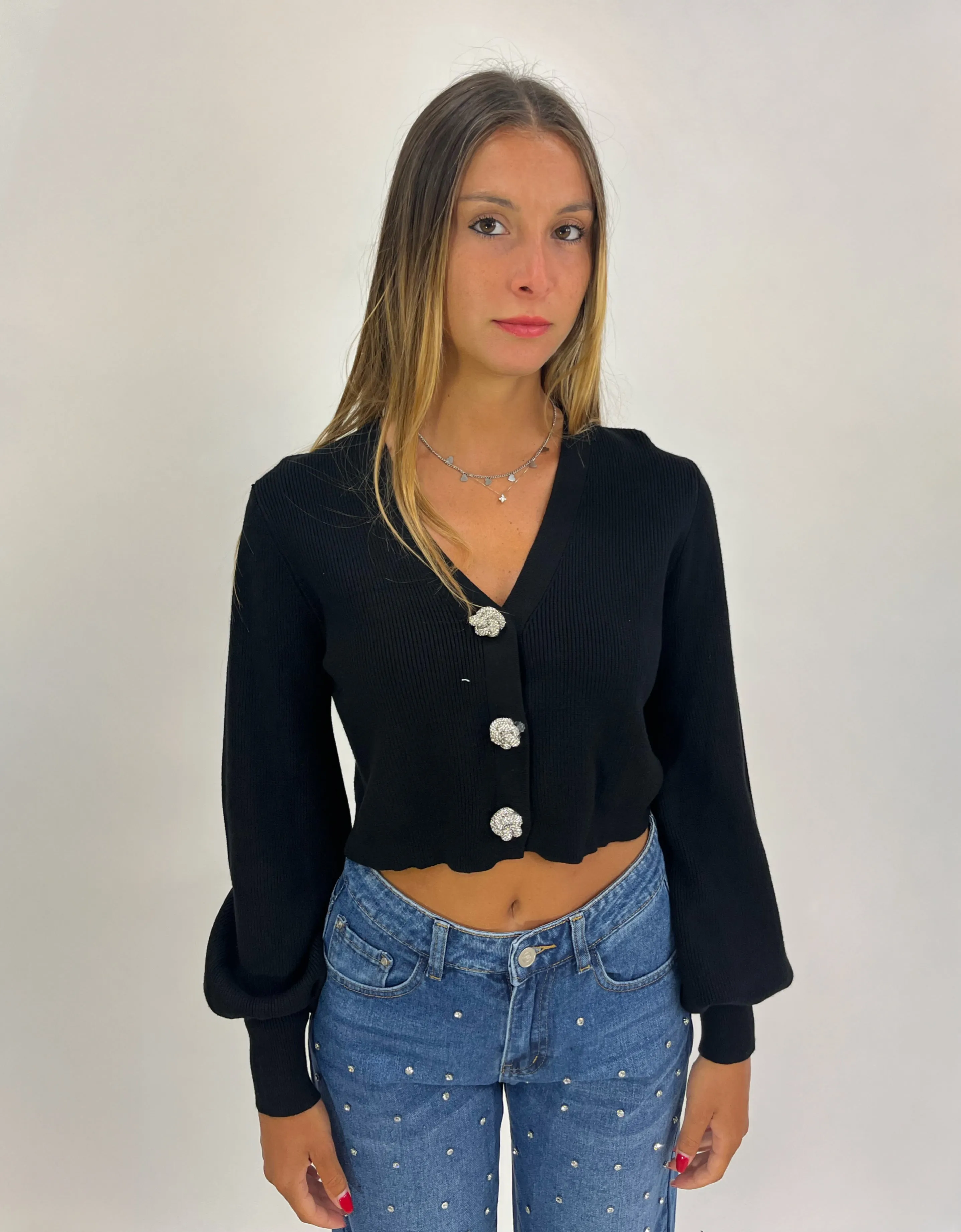 Cardigan crop con bottoni strass