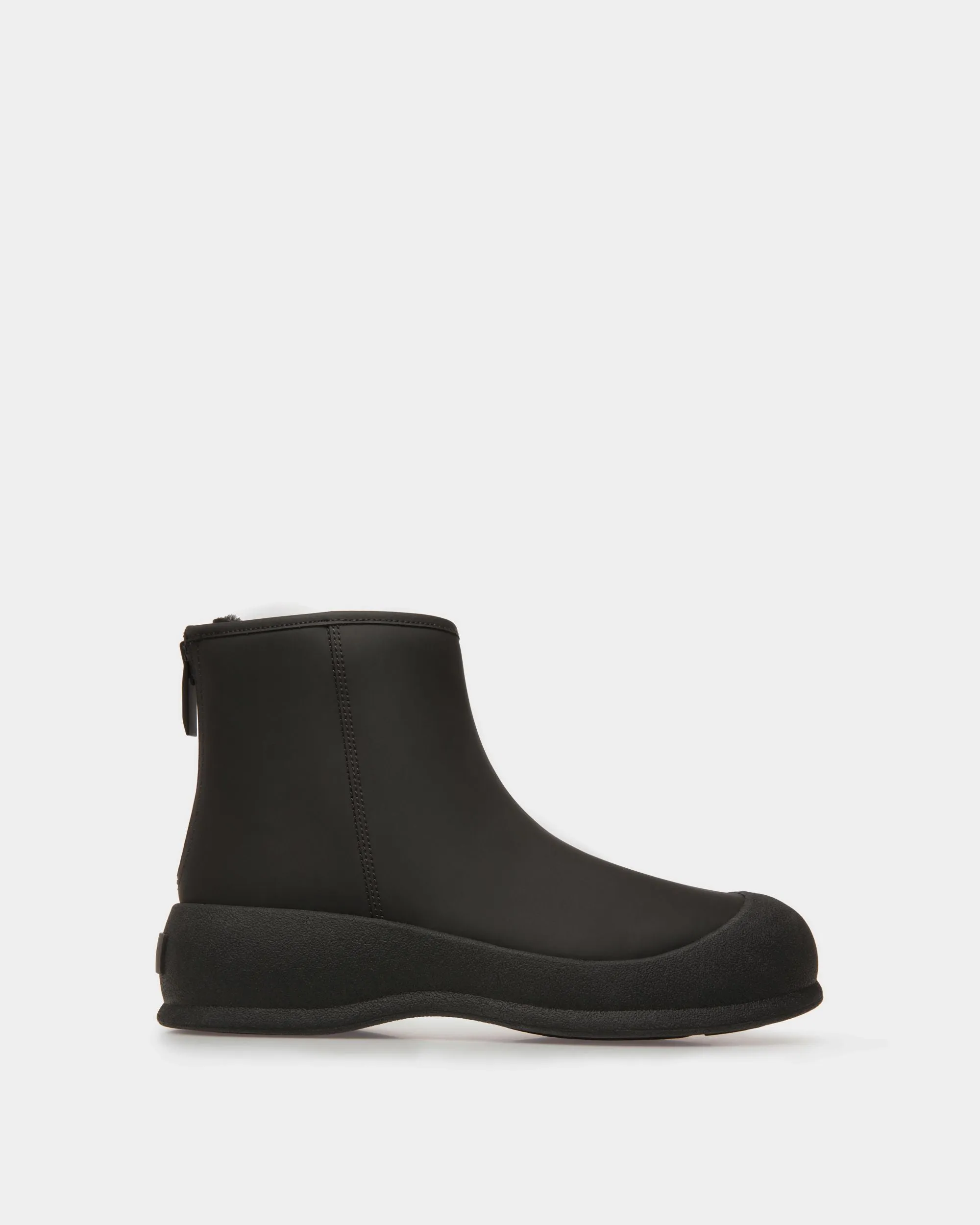 Frei Snow Boots In Black Leather 