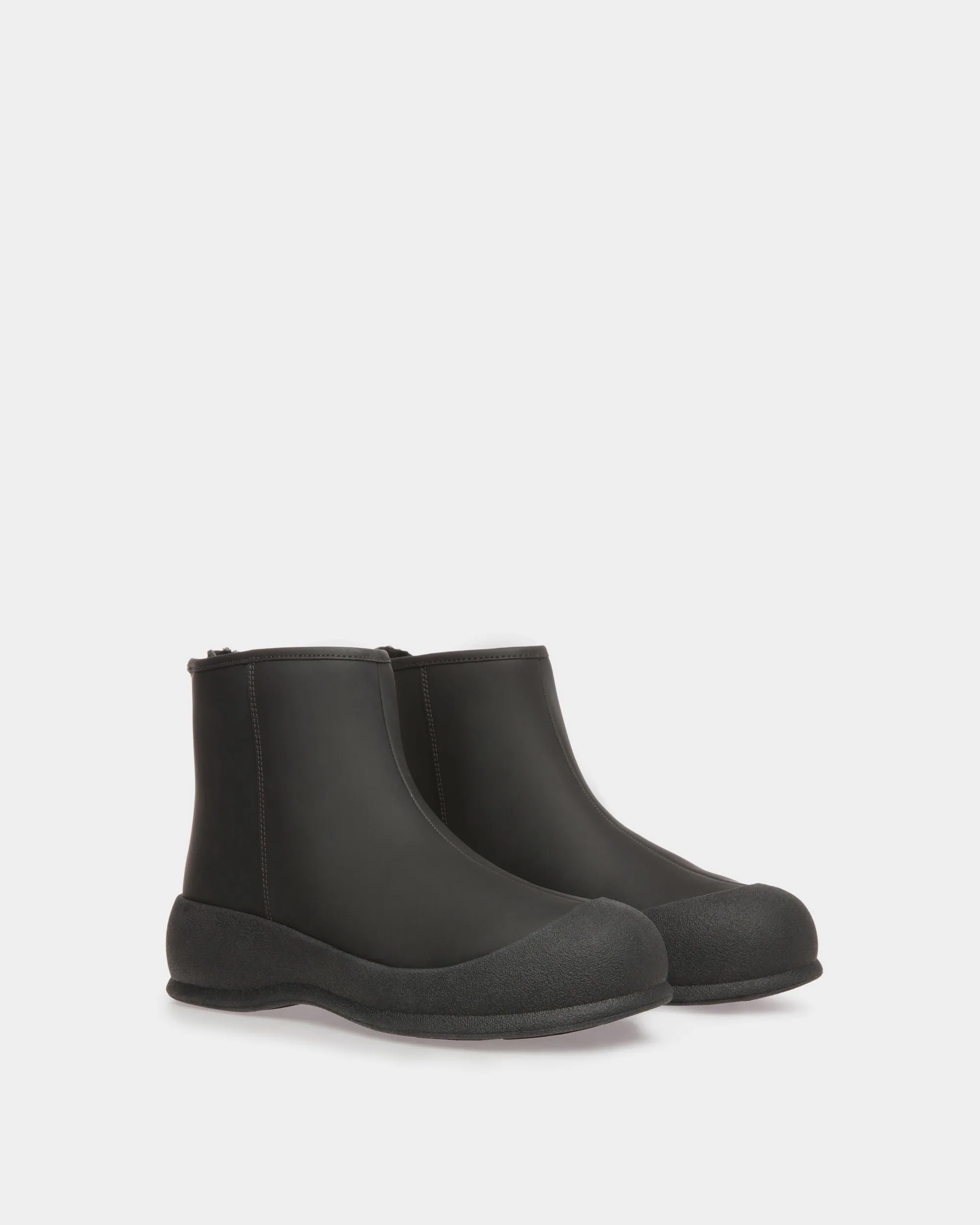 Frei Snow Boots In Black Leather 