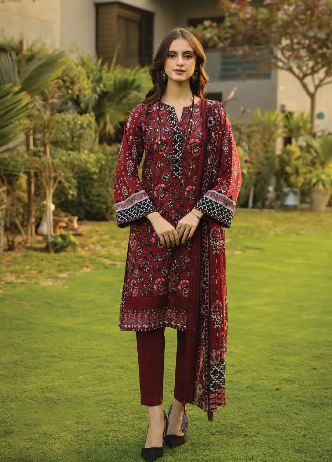 Komal Prints By Lakhany Printed Lawn Unstitched 3 Piece Suit - LSM24KP LG-AM-0088-B