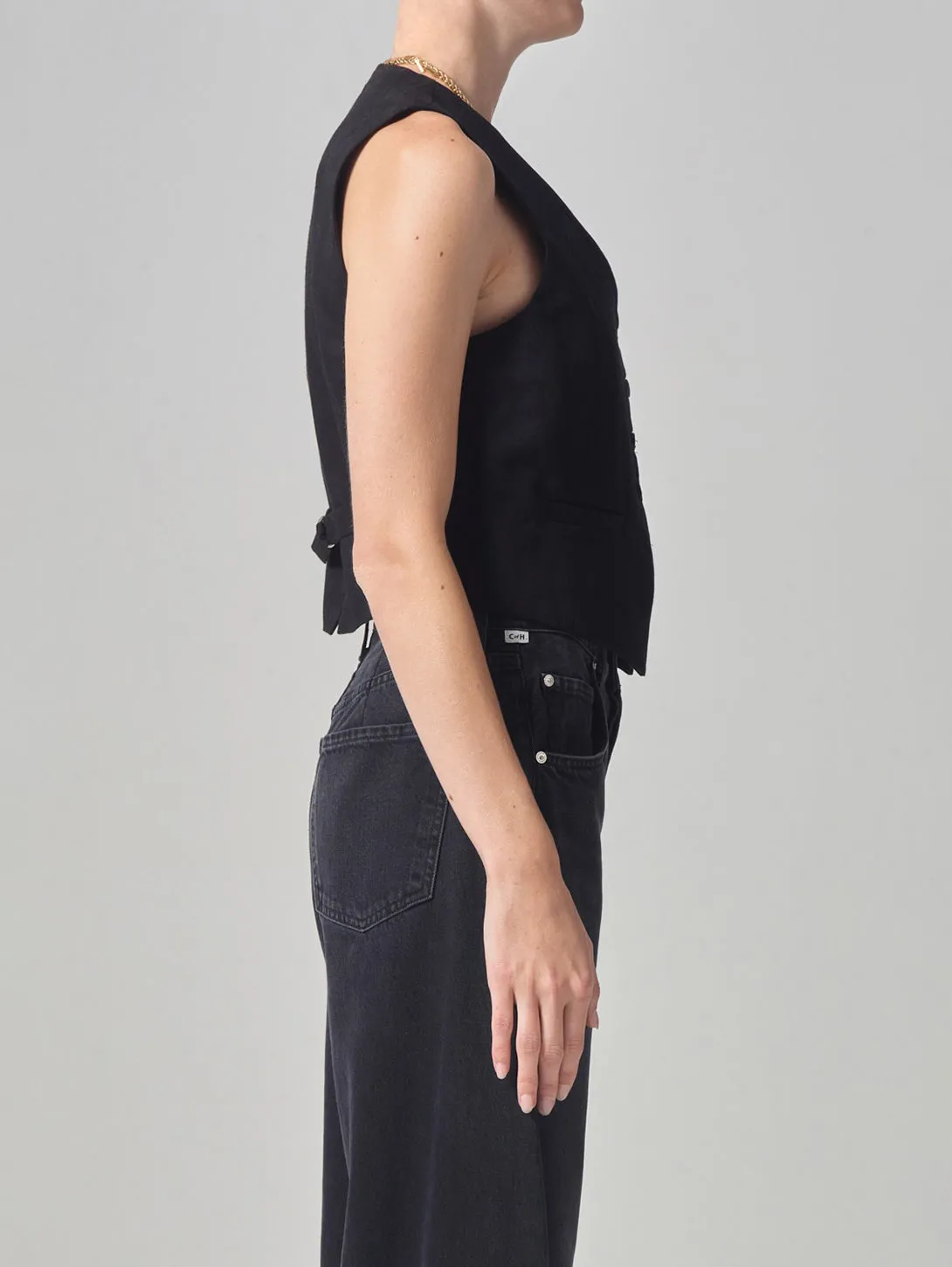 Sierra Vest - Black