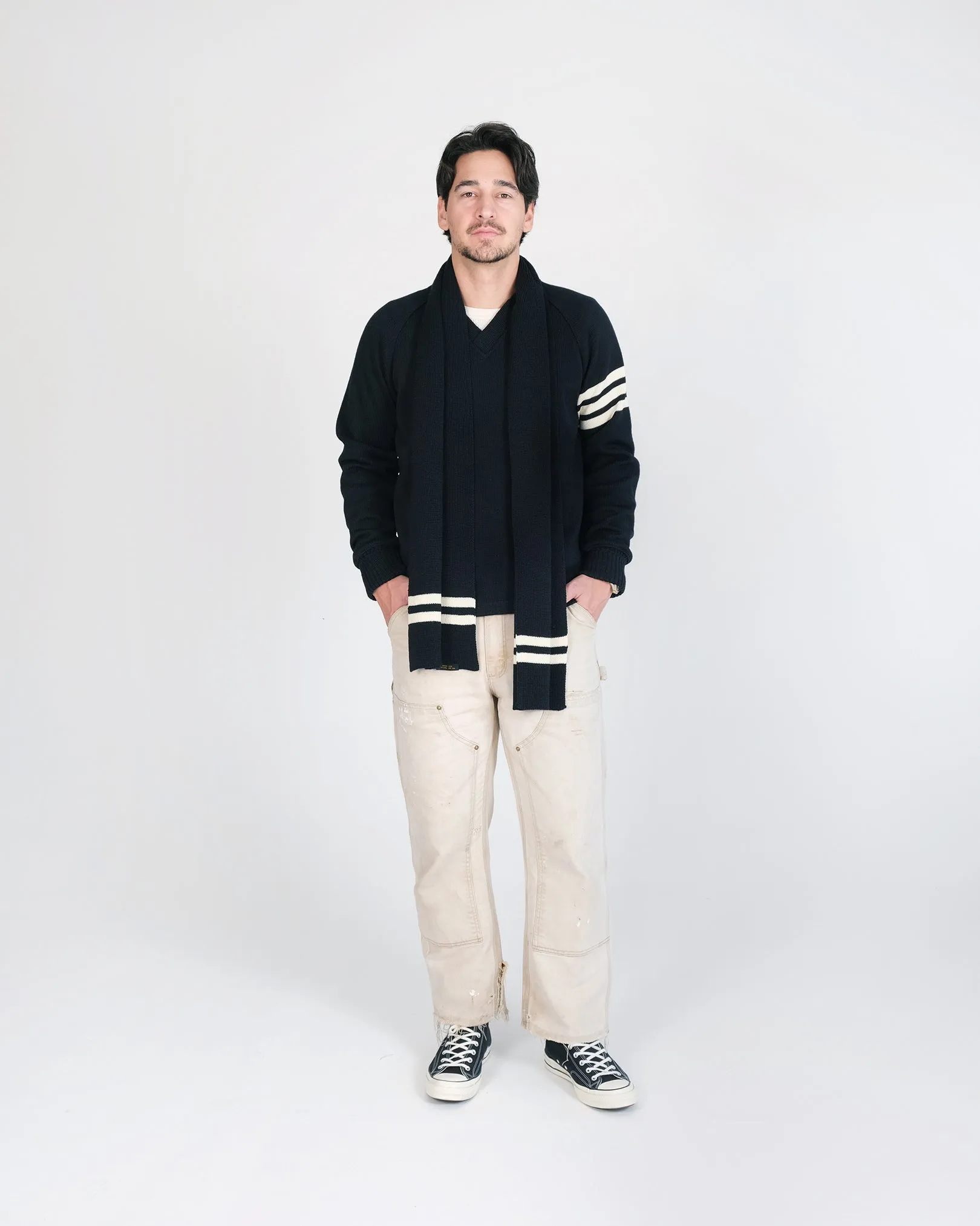 V-Neck Sweater - Black / Off White